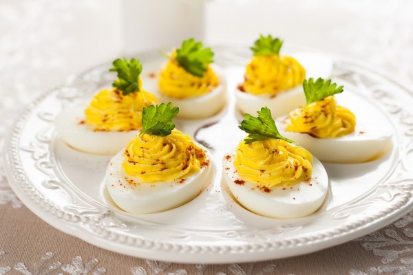 Фаршированные яйца с горчицей и паприкой - «Закуски»