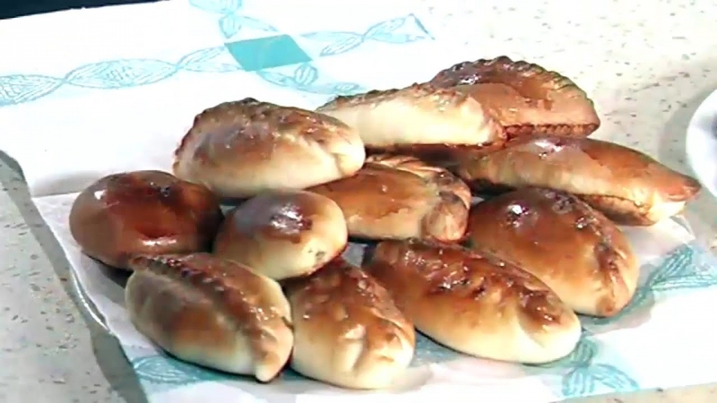 Пирожки из дрожжевого теста с грибами в духовке рецепт  - «Видео советы»