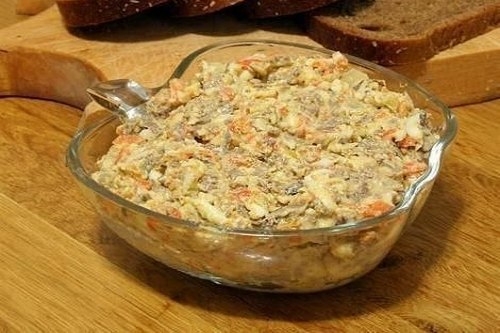 Салат с кукурузой и куриной печенью - «Закуски»