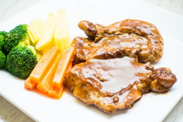 Жареное свиное филе с пряным соусом - «Блюда из мяса»