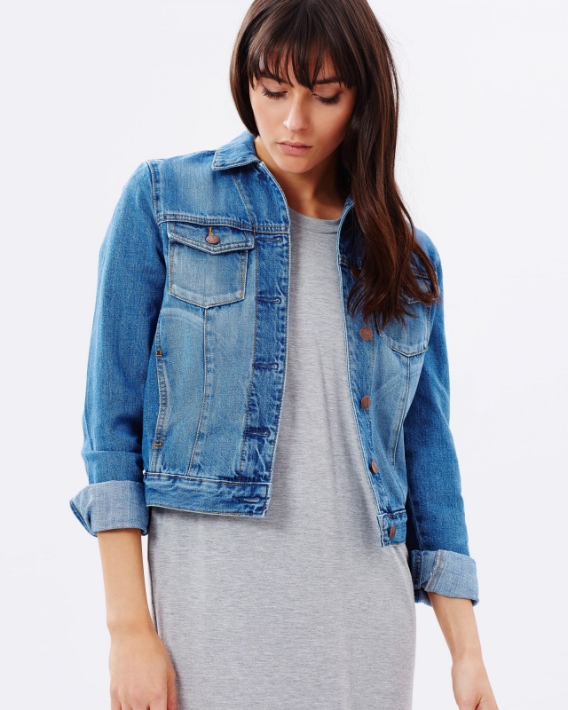 Весна пришла: 5 курток, которые обязательно должны быть у каждой мамы