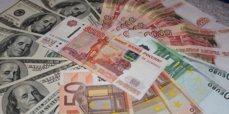 Что ждёт рубль, доллар и евро в июне? - «Бизнес»