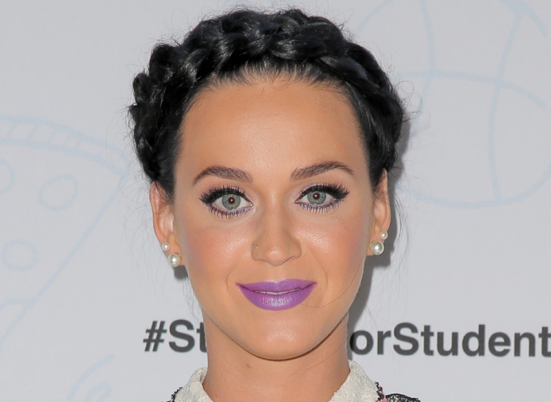 Темно-коричневая помада - «Красота»