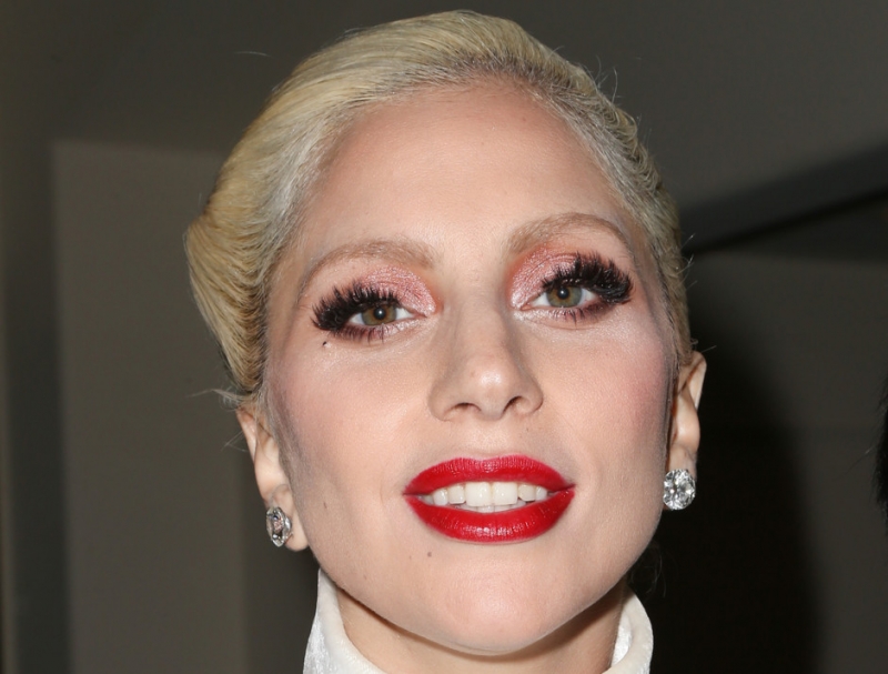 Темно-коричневая помада - «Красота»