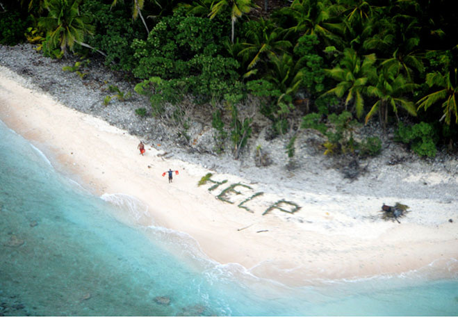 Как в кино! Потерявшиеся туристы спаслись необитаемого острова с помощью гигантской надписи