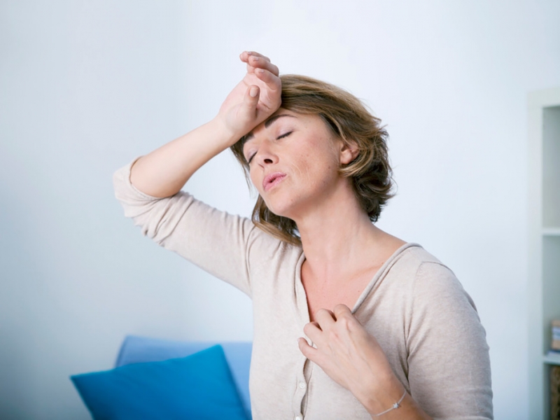 Вот какие изменения происходят в женском организме во время менопаузы - «Любовь»