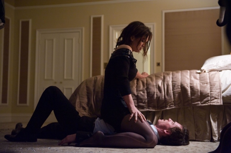 Когда ревнуют даже к друзьям партнера, его делам и увлечениям - «Любовь»