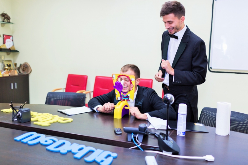 Развлекаем любую компанию: игра «Pie Face» от Hasbro