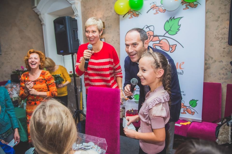 Праздник Греции, театры Израиля и капкейки «Аптекарского огорода»: семейная афиша 24-25 сентября - «Развлечения»