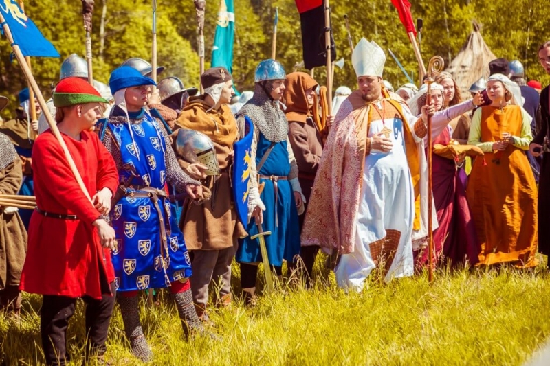 Беконовое мороженое, новый фермерский рынок и прыжки через костер: семейные выходные 25-26 июня - «Развлечения»