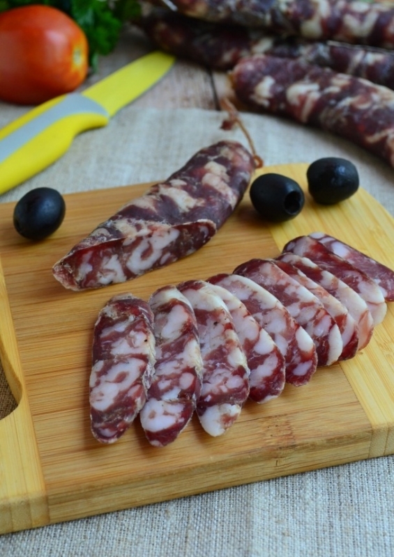 Домашняя сыровяленая колбаса - «Закуски»