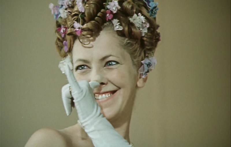 Детство, начало актерской карьеры - «Любовь»