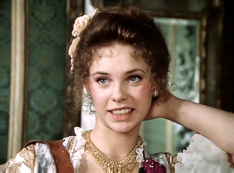 Детство и первые шаги в кинематографе - «Любовь»