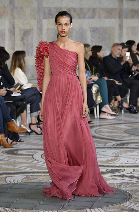 Показ Giambattista Valli Couture - «Стиль жизни» Показ Giambattista Valli Couture - «Стиль жизни»