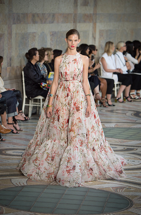 Показ Giambattista Valli Couture - «Стиль жизни» Показ Giambattista Valli Couture - «Стиль жизни»