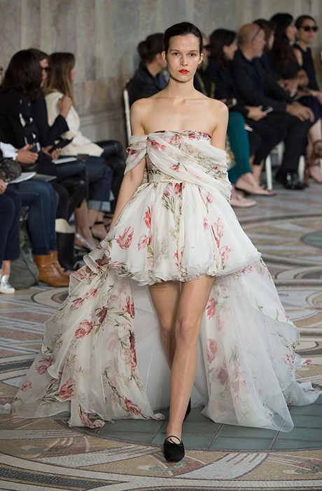 Показ Giambattista Valli Couture - «Стиль жизни» Показ Giambattista Valli Couture - «Стиль жизни»