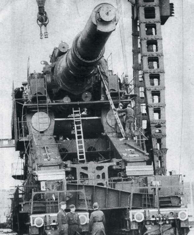 Авианосец из айсберга, атомный танк и другая титаническая военная техника!