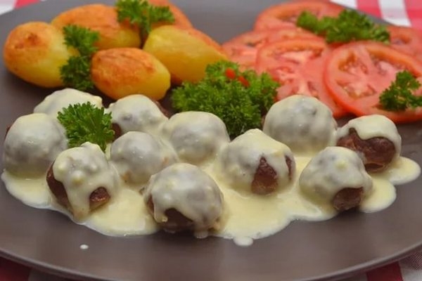 Шарики из говядины со сливочным соусом - «Второе блюдо»