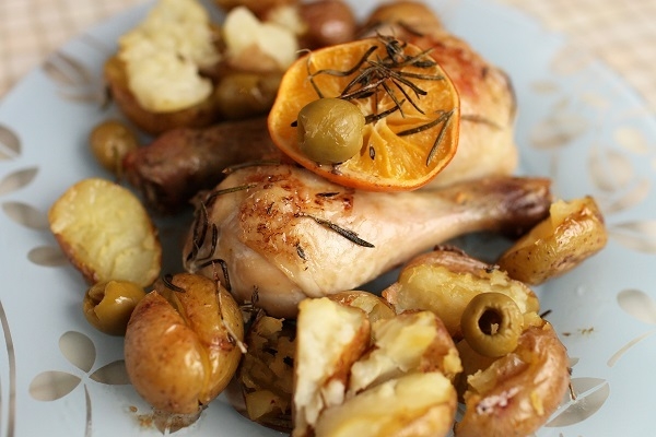 Средиземноморская курица, запеченная с картофелем - «Второе блюдо»