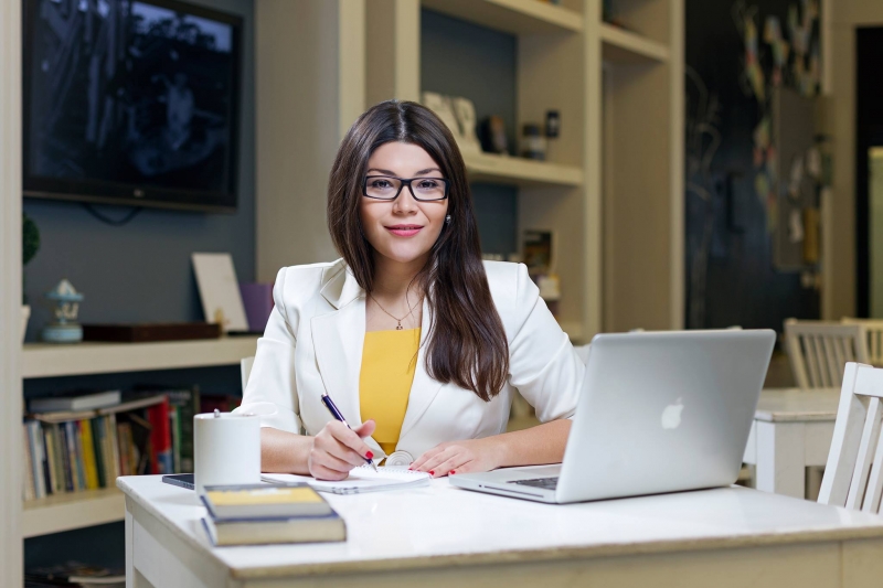 Как отказаться от зарплаты топ-менеджера и начать шить сумочки для обедов - «Бизнес»