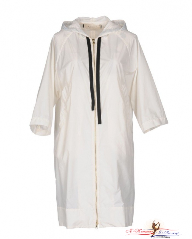 Встречаем осень: 15 стильных дождевиков для женщин 40+ - «Красота»