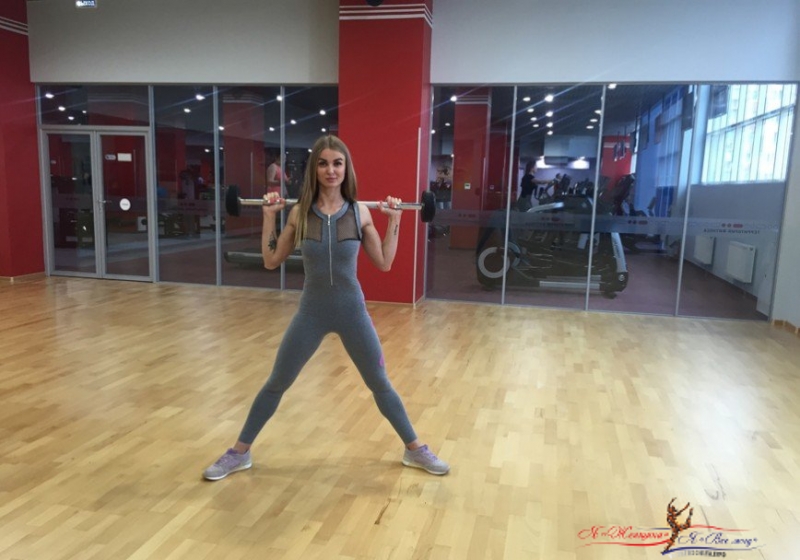 5 эффективных упражнений для ягодиц со штангой - «Здоровье»