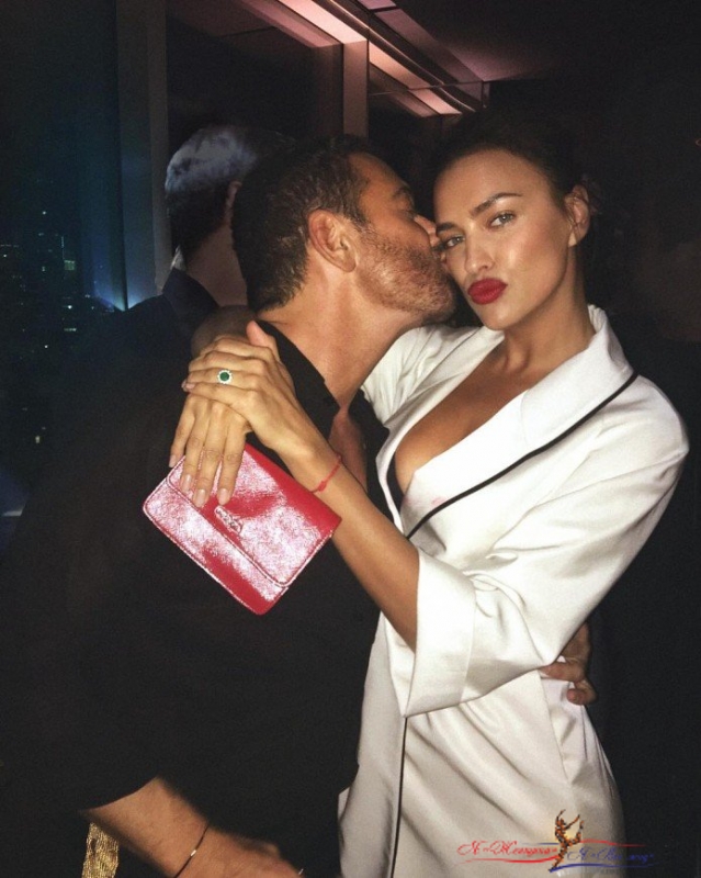 "Где халат украла?": поклонники высмеяли наряд Ирины Шейк - «Красота»