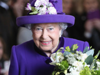 Поставщика нижнего белья королевы Елизаветы II лишили титула - «Про жизнь»
