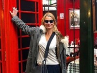 Юлия Высоцкая в парке и милом берете прогулялась по Лондону - «Я как Звезда»