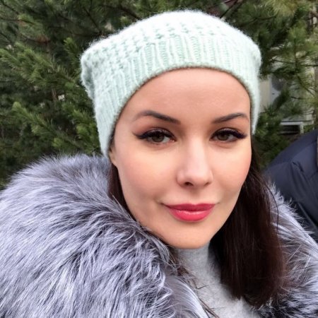 Оксану Федорову не узнали в зимней шапке - «Красота»