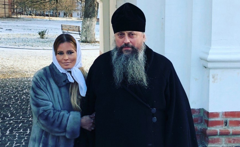 «Зачем такой вызывающий макияж?»: Дана Борисова посетила Рыльский монастырь - «Я и Отдых»