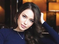Костенко эмоционально ответила завистникам на критику свадьбы с Тарасовым - «Я как Звезда»
