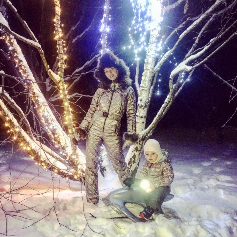 Татьяна Навка показала зимние забавы с дочкой - «Я и Дети»