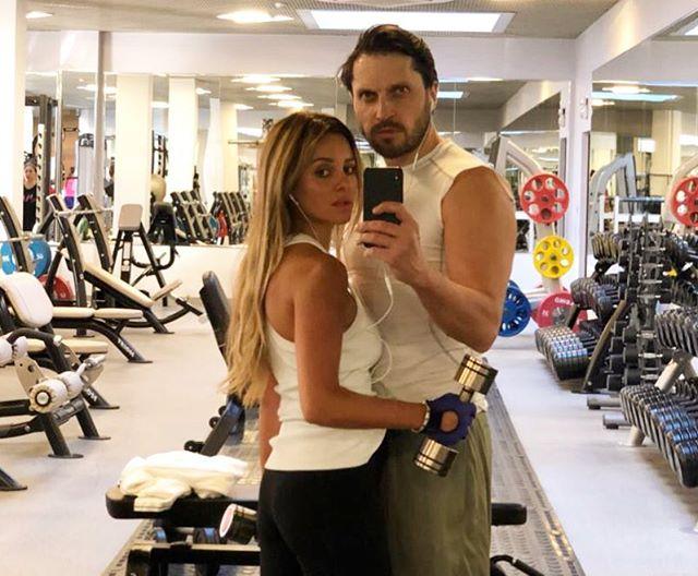«Лица, как будто спасли мир»: Александр Ревва ходит в спортзал с женой - «Я и Здоровье»