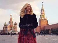 Виктория Лопырева в «царской шубе» прогулялась по Красной площади - «Я как Звезда»