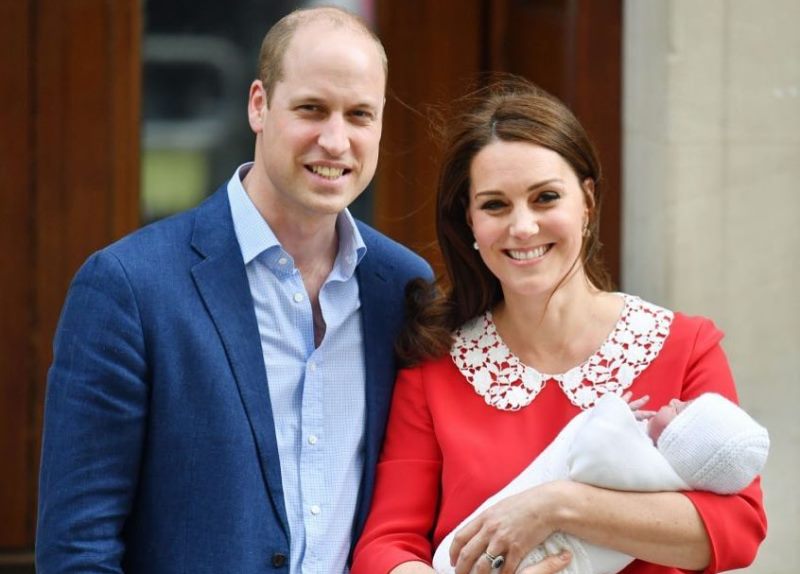 «На папу похож»: Кейт Миддлтон и принц Уильям показали новорожденного сына - «Психология»