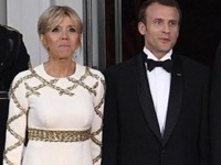 Брижит Макрон в платье Louis Vuitton в греческом стиле блистала на ужине в Белом доме - «Я как Звезда»