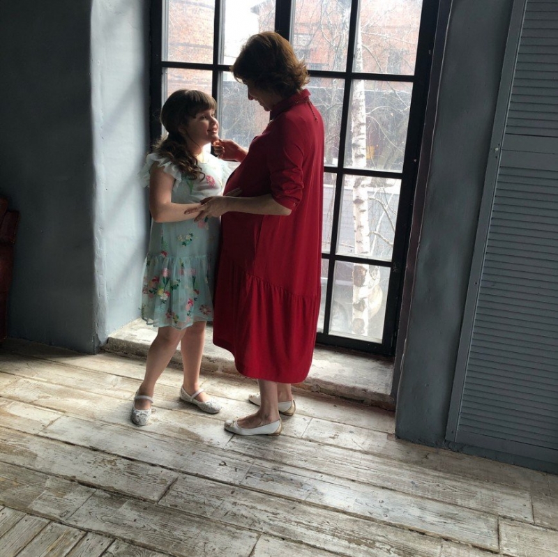 Беременная Светлана Зейналова снялась с дочкой в трогательной фотосессии - «Домашние Питомцы»