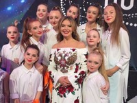Алина Кабаева появилась на публике в платье с российским гербом - «Я как Звезда»