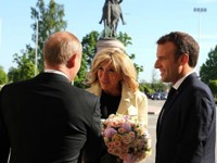 Брижит Макрон впервые посетила Россию и встретилась с Путиным - «Я как Звезда»