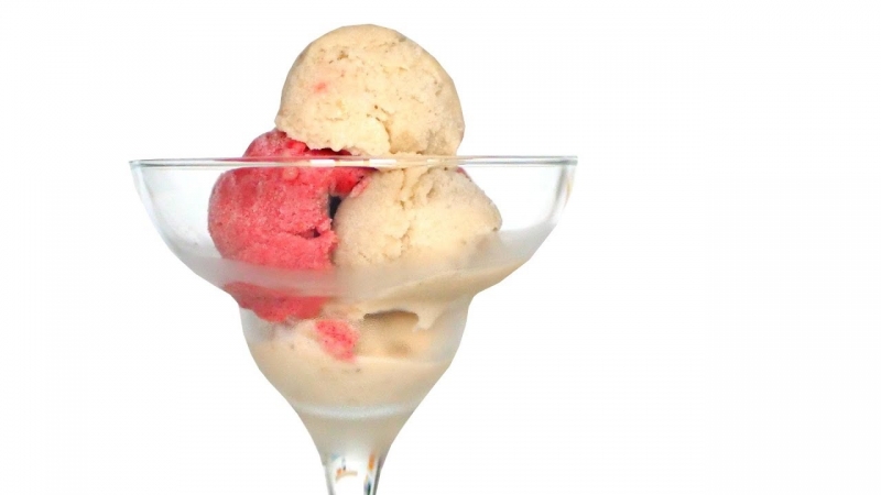 Простое и быстрое мороженое, без сливок, до 100 ккал в 100 граммах. Два вкуса  - «Видео советы»
