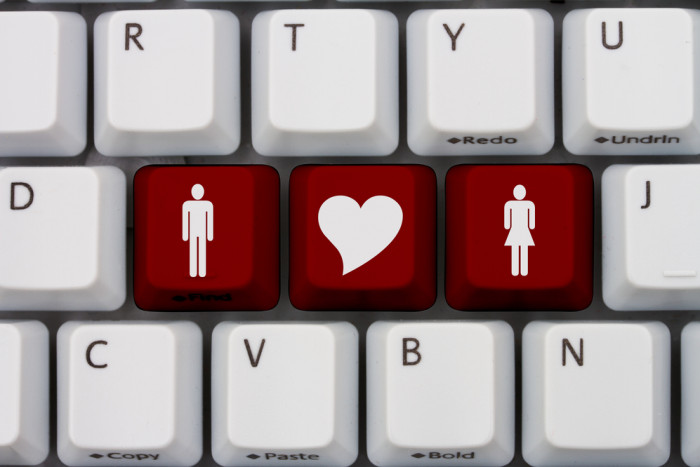 Как правильно знакомиться с мужчинами в Интернете - «Семейные отношения»