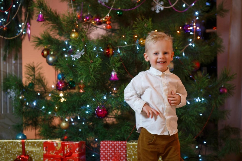 Почему не нужно везти подарки к Новому году в детские дома - «Семья»
