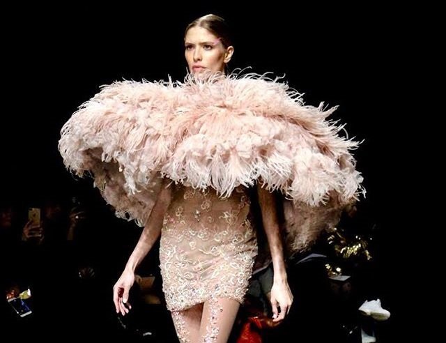 Елена Перминова произвела фурор на Неделе моды в Париже - «Красота»