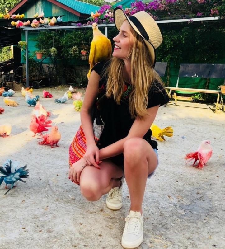 Глюкоза посетила парк с разноцветными голубями в Таиланде - «Я и Отдых»