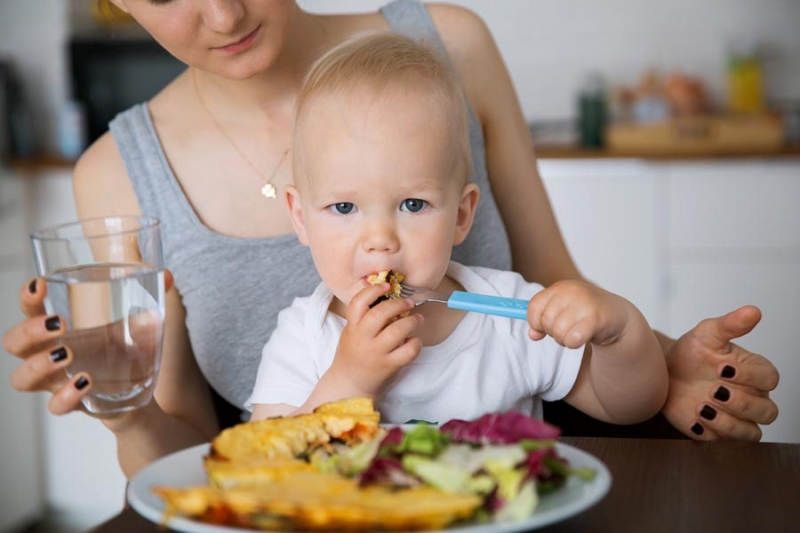 Ребенок мало ест – или вам так кажется? Как перестать кормить насильно - «Дети»