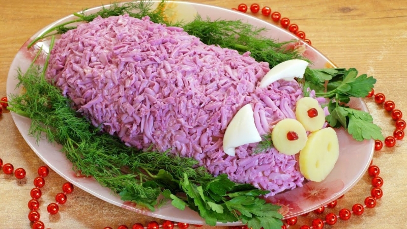 Новогодний салат Свинка - украшение праздничного стола - YouTube - «Я и Кухня видео»