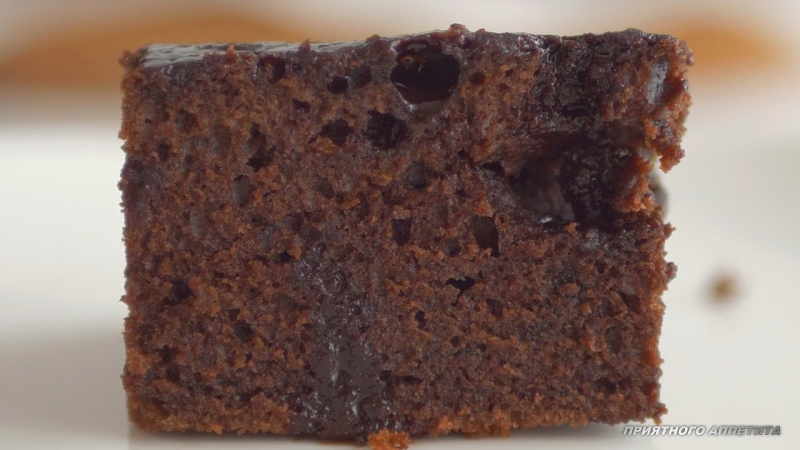 Простейший шоколадный пирог "Тающие ломтики". Приготовит даже ребенок - YouTube - «Видео советы»
