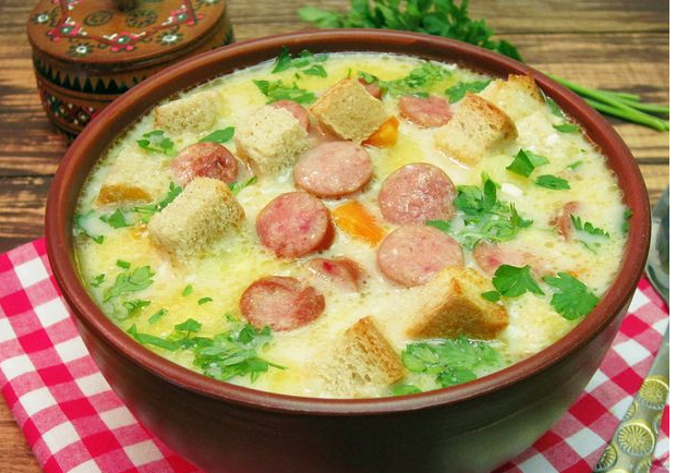 Сырный суп с копчёными колбасками, картофелем и рисом - «Первое блюдо»