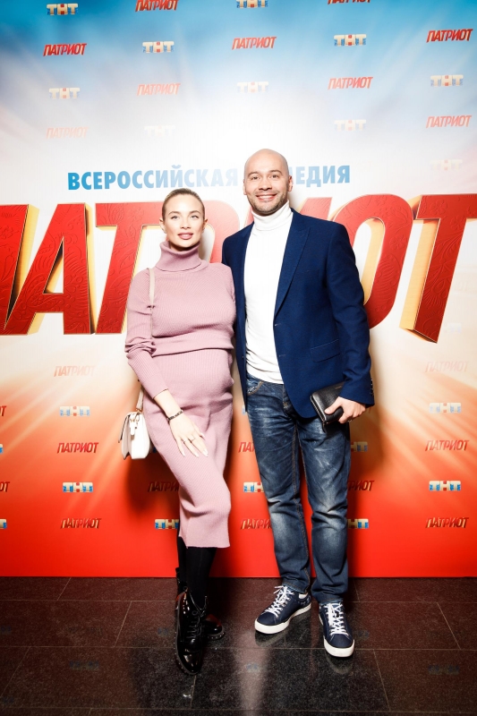 Андрей Черкасов с беременной женой, Роман Гриценко с новой девушкой и другие звезды на премьере сериала «Патриот» - «Я и Отдых»